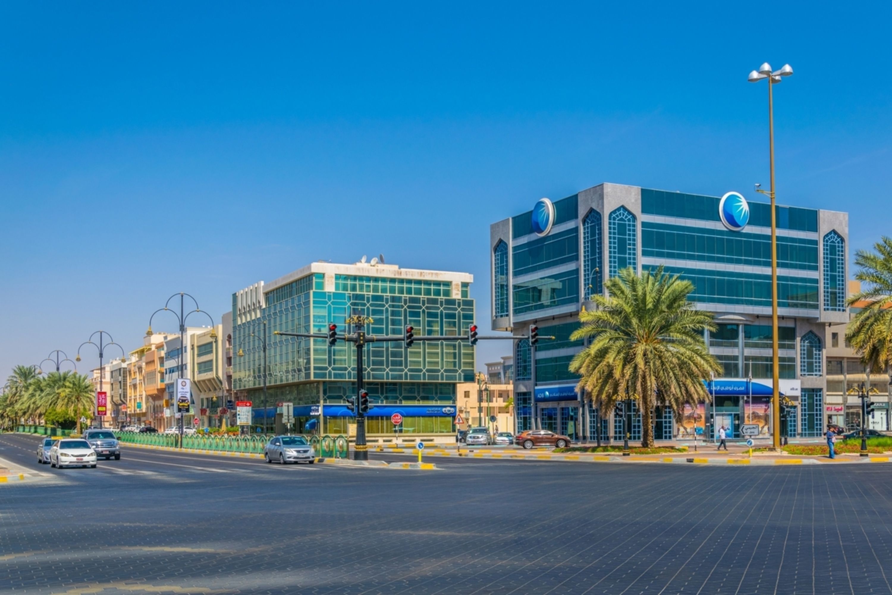 تعتبر مدينة العين في دولة الإمارات العربية المتحدة واحدة من الوجهات التجارية الرئيسية في المنطقة.