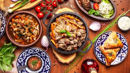 تعتبر مدينة العين في دولة الإمارات العربية المتحدة واحدة من المقاصد السياحية والثقافية الرائعة التي تستقطب الزوار من مختلف أنحاء العالم.