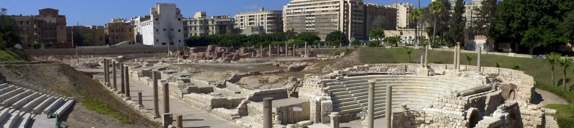 دليل زيارة المسرح الروماني