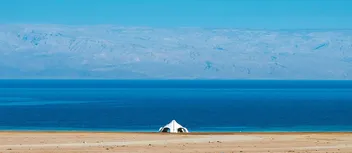 Experience the Splendor of Umluj: 6 Enchanting Tourist Islands