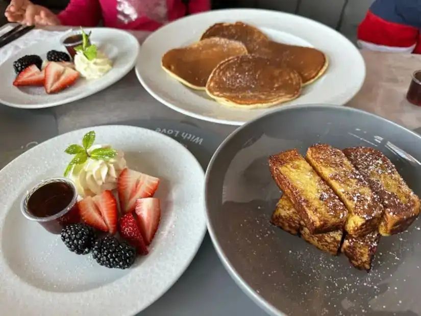 pancakes and strawberries