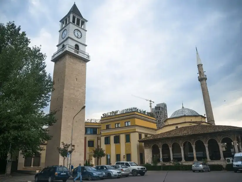 Clock Tower in Tirana.jpg