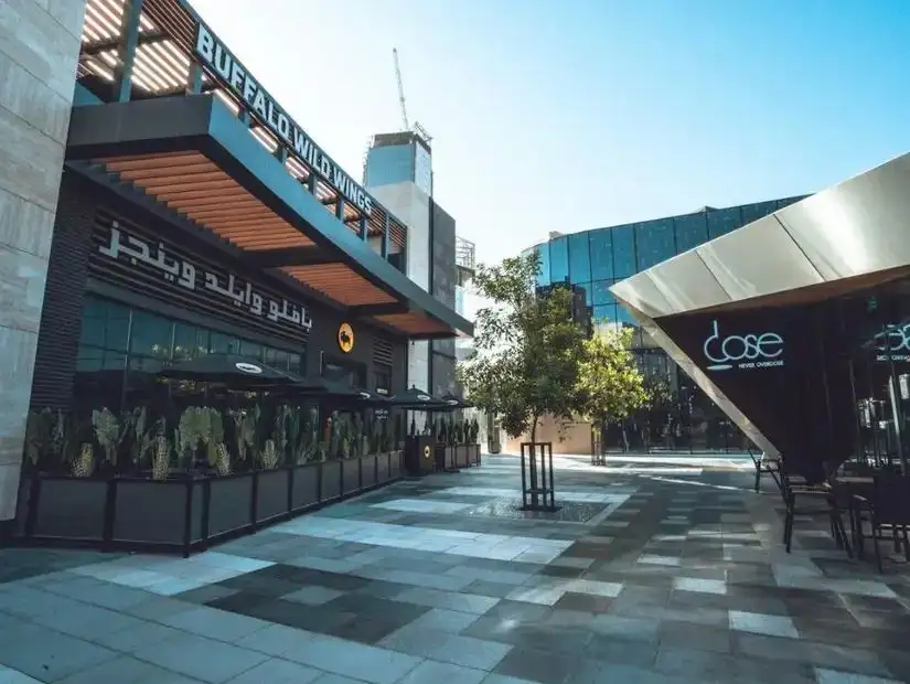 exterior of buffalo wild wings restaurant