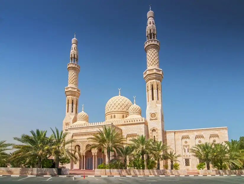 Exterior of Jumeirah Mosque in Dubai