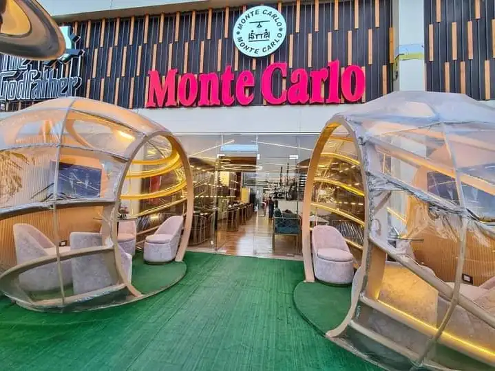 Monte Carlo café.jpg