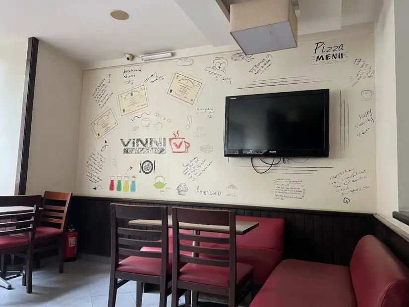 Vinni Cafe & Deli.jpg