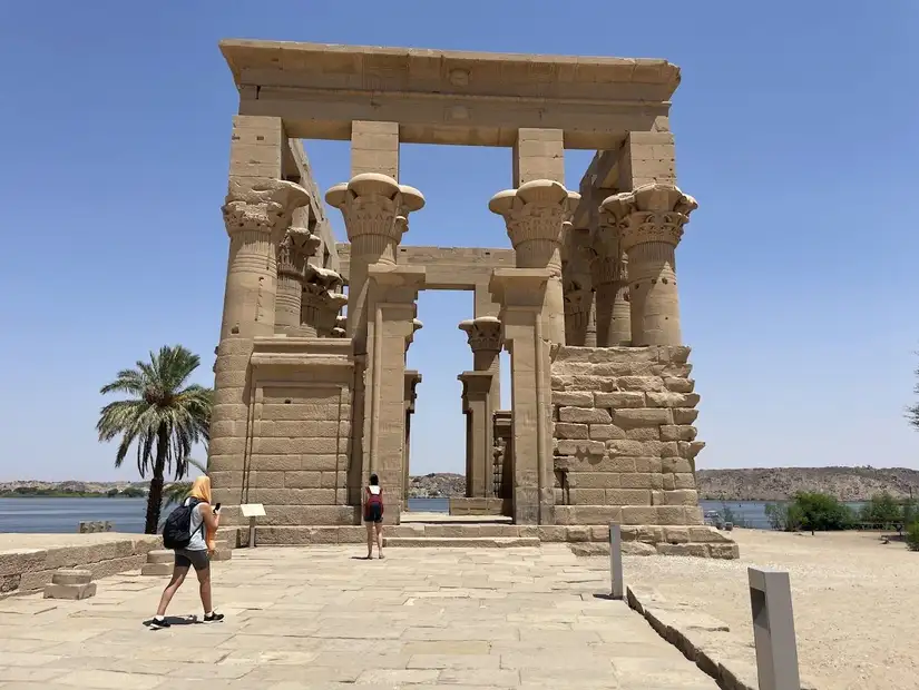 المسلة الناقصة.jpeg