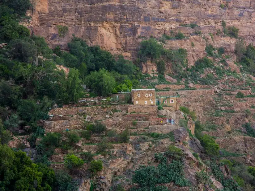 القلعة المعلقة.jpg