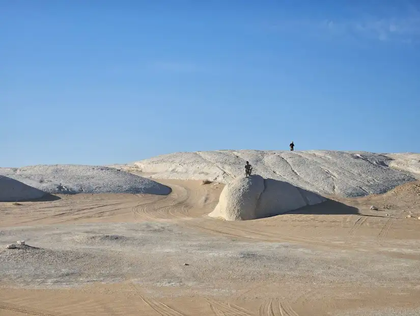 الصحراء البيضاء (2).webp