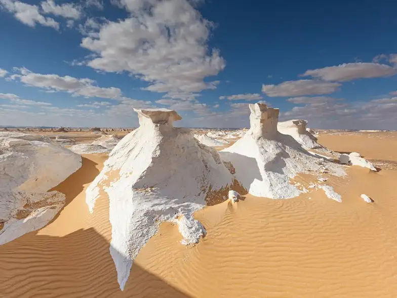 الصحراء البيضاء.jpg