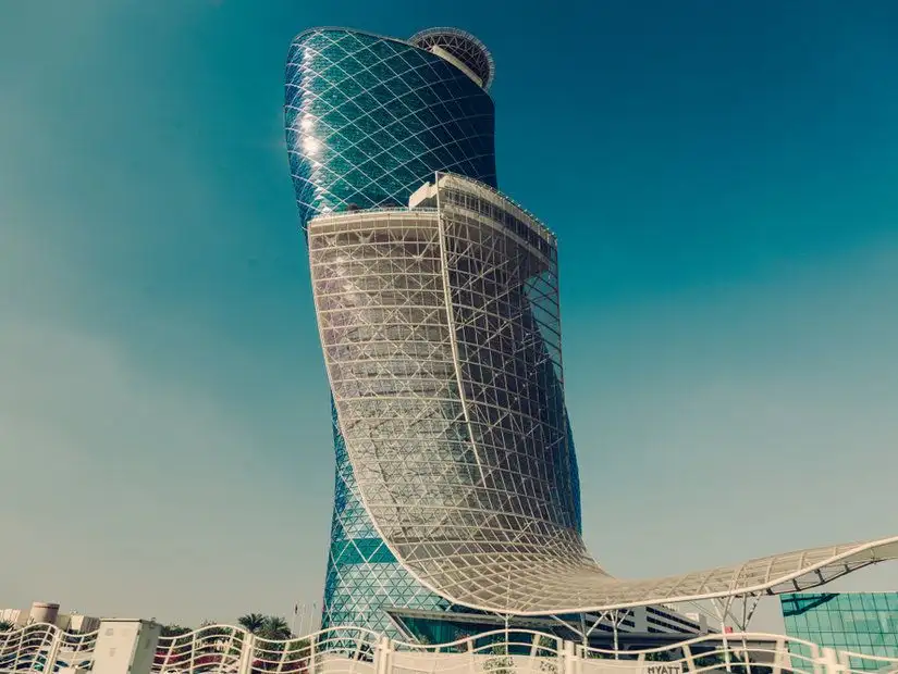 برج أبو ظبي المائل
