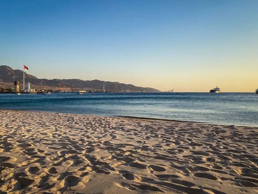 aqaba-beach.jpg