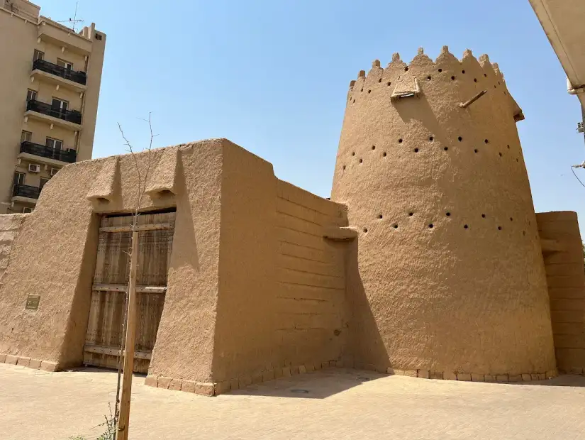 بوابة الثميري.webp