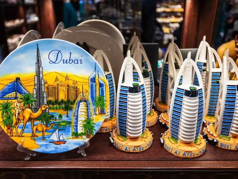 Dubai-themed souvenirs capturing the city’s iconic skyline and attractions.