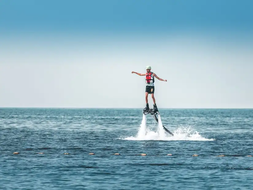 dubai_flyboarding.jpg