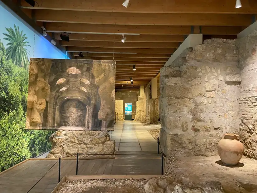 حمامات قصر قرطبة.webp