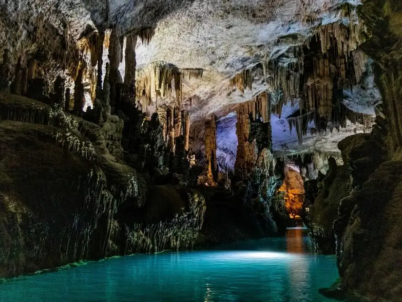 jeita-grotto.jpg