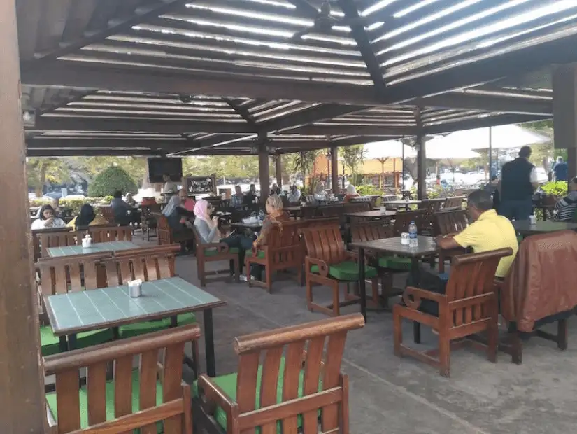 كافيه La Poire Cafe.png