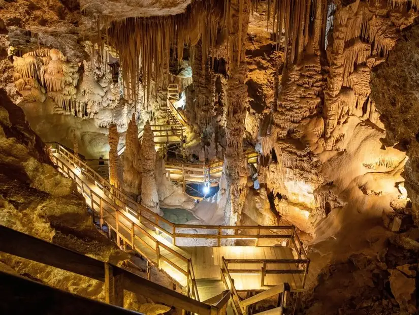 مغارة كاراجا طرابزون.jpg