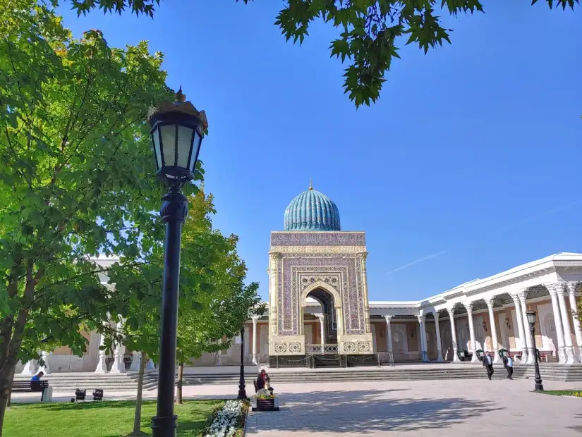 مجمع الإمام البخاري التذكاري.webp