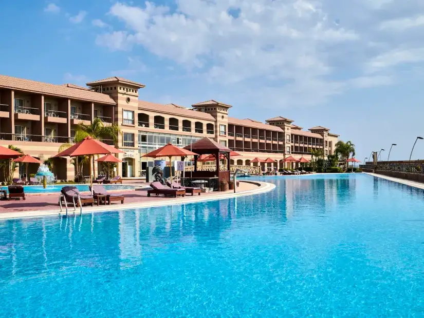 منتجع كورال سي بيتش.webp