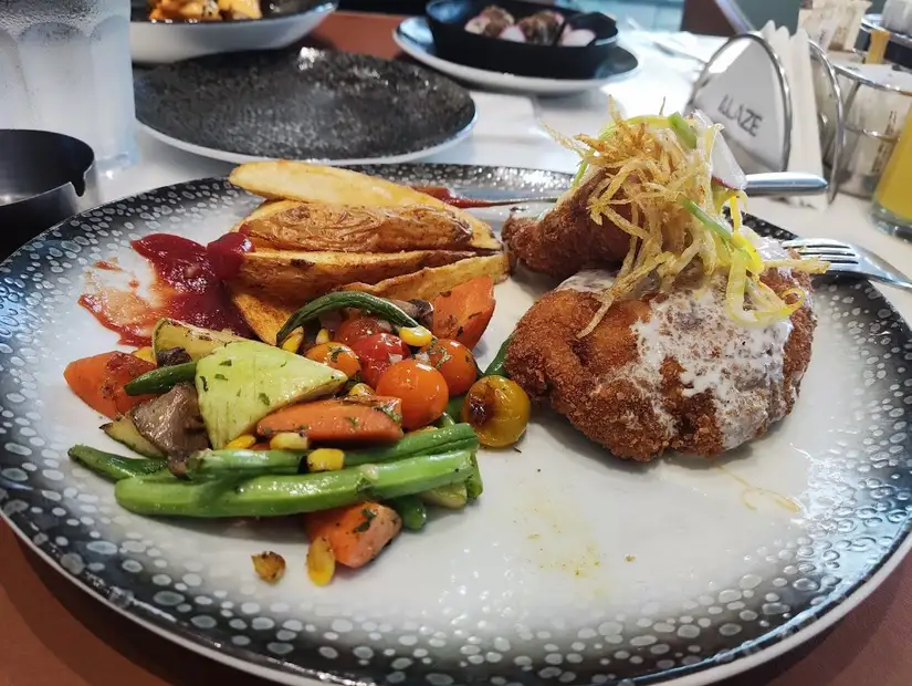 مقهى Blaze Cafe مول العرب.jpg