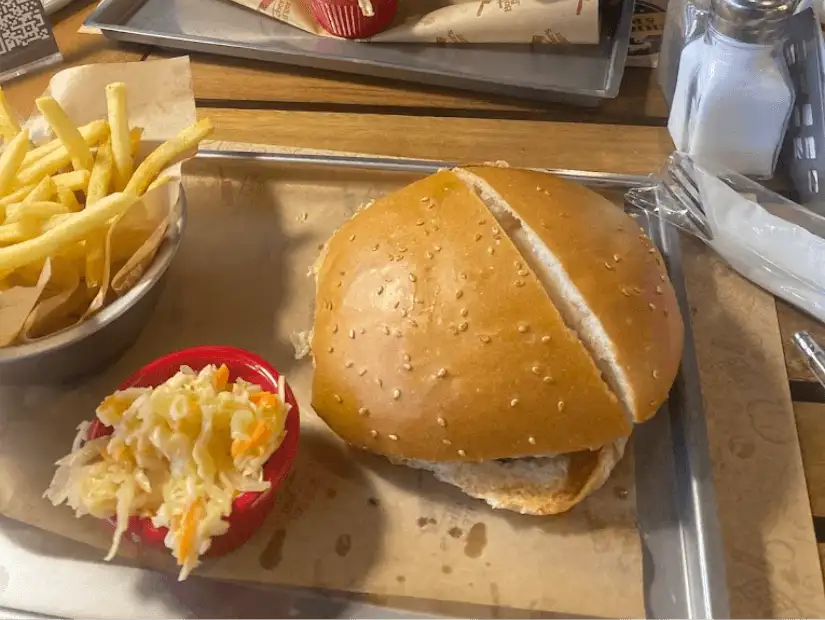 مطعم Butcher's Burger مول العرب.png