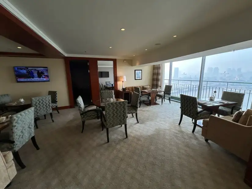 مطعم باب الشرق.webp