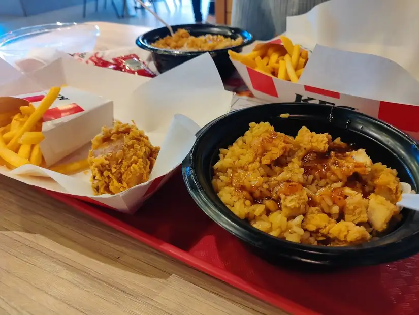 مطعم دجاج كنتاكي KFC.jpg