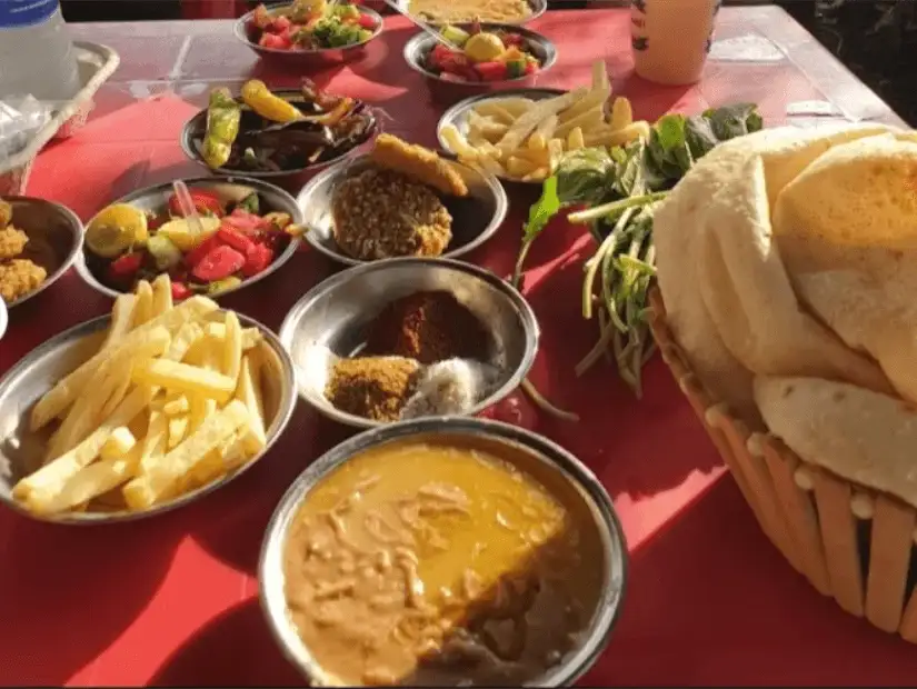 مطعم فول وفلافل السني.png