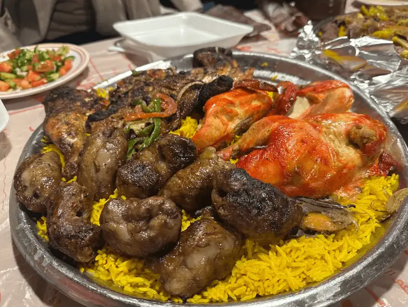 مطعم حضر موت.png