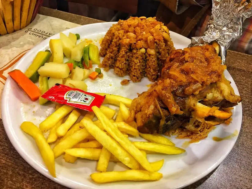 مطعم حسني للمشويات والمأكولات البحرية.jpg