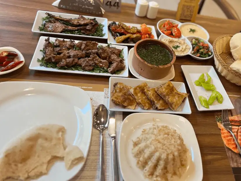 مطعم شجرة الدر.png