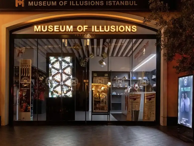 متحف الوهم اسطنبول.jpg