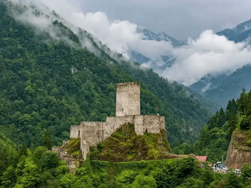 A scenic view of the northern Turkish landscape, surrounded by green forests and mountains.