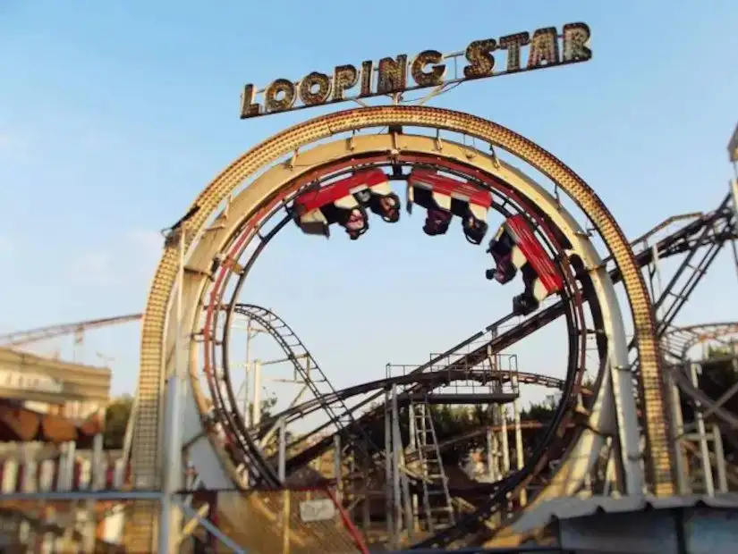 looping stars ride in wonder land theme park