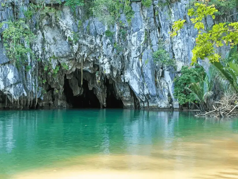 The entrance to the Puerto Princesa underground river.