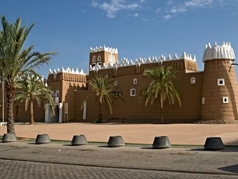 قصر الإماراة نجران.jpg