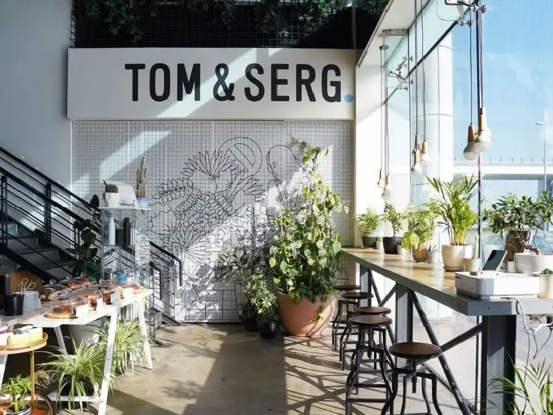 Bright and cozy setting at Tom & Serg.