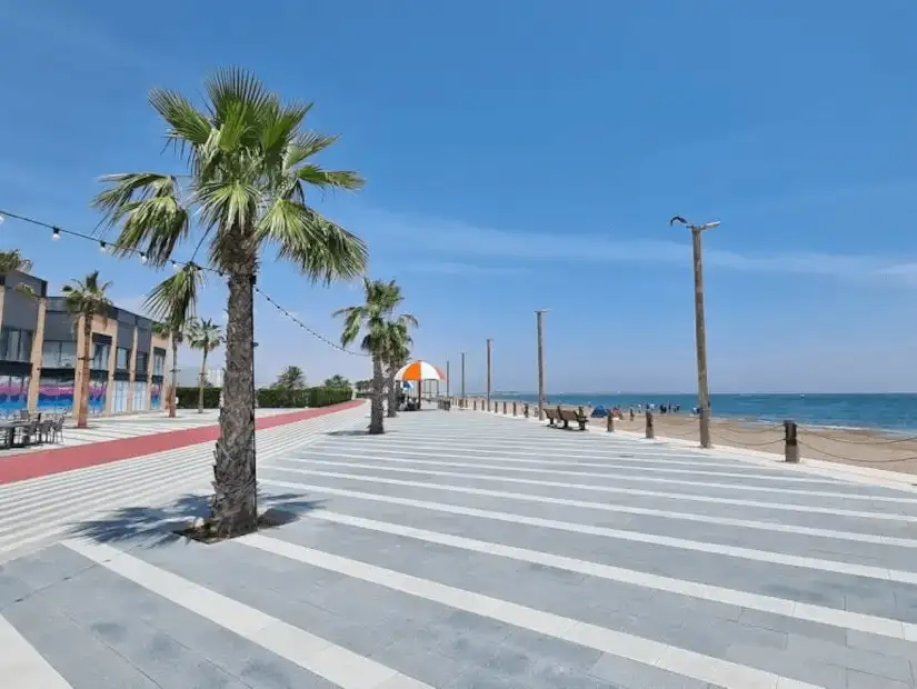 umbrella_beach.jpg
