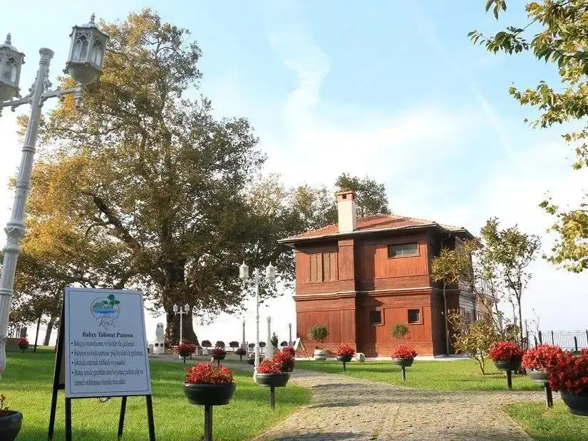 A charming historical wooden mansion in Yalova, known as the "Walking Mansion."