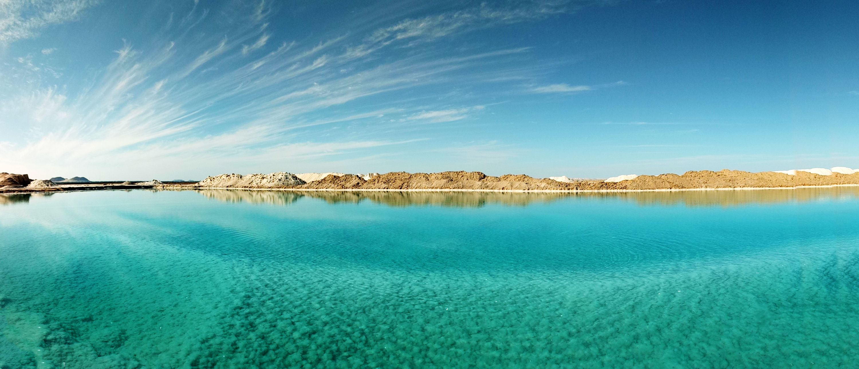 هل تبحث عن وجهة سياحية تجمع بين التاريخ والثقافة والجمال الطبيعي؟ مصر هي الجواب! من الأهرامات إلى البحر الأحمر، ومن القاهرة إلى أسوان، ستجد في مصر كل ما يبحث عنه المسافر.